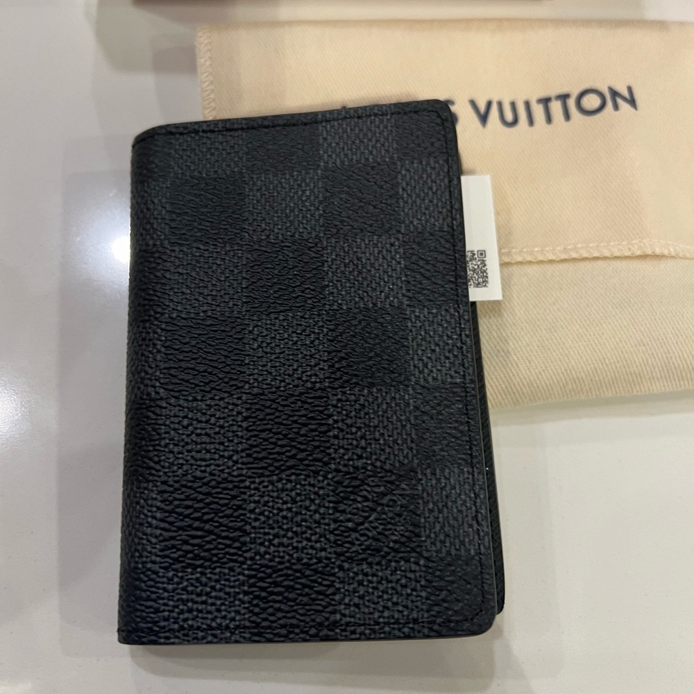 Louis Vuitton Black Textured Wallet - Picture 4 of 7